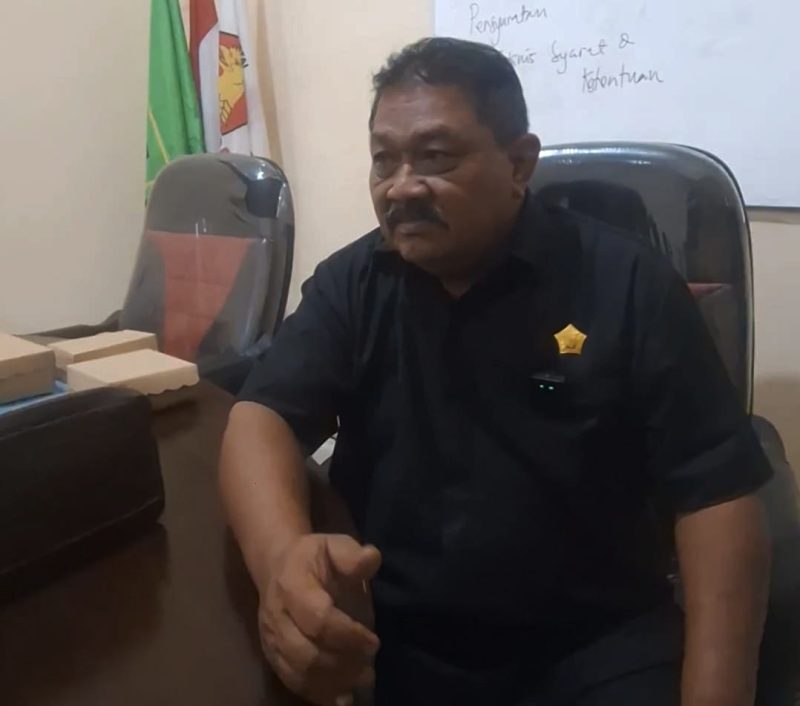 Anggota Komisi III DPRD kota Probolinggo Robit Riyanto saat diwawancara
