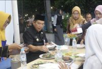 Walikota Probolinggo Dr Aminuddin saat menghadiri salah satu acara dilingkungan Pemkot Probolinggo