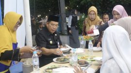 Walikota Probolinggo Dr Aminuddin saat menghadiri salah satu acara dilingkungan Pemkot Probolinggo