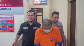 Pelaku pencabulan saat digiring petugas