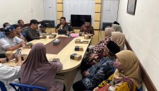 Belasan Orang tua remaja yang terlibat gengster