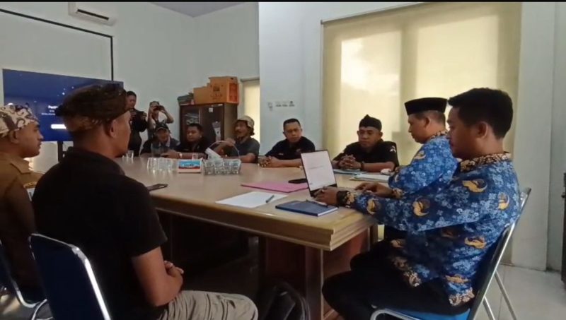 Mediasi di Kantor Inspektorat Pemkab Probolinggo