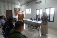 Plt. Kepala Diskominfo pemerintah kota Probolinggo Lucia Aries saat memberikan materi