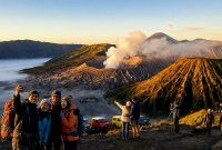 Foto ilustrasi suasana gunung bromo / AI