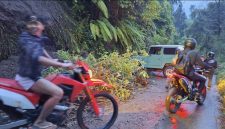 Jalur Bromo longsor usai hujan deras