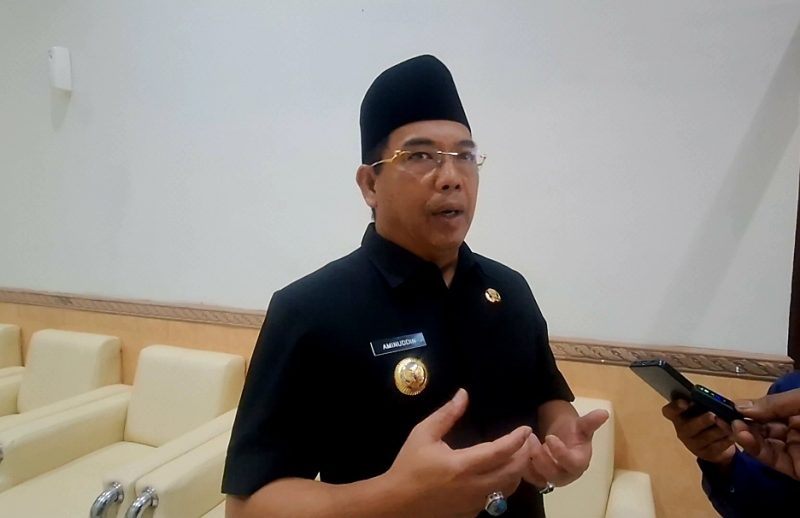 Foto Walikota Probolinggo saat berada di kantor DPRD