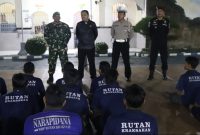 Jelang Nataru, Rutan Kraksaan Probolinggo Razia Blok Hunian Bersama TNI-Polri