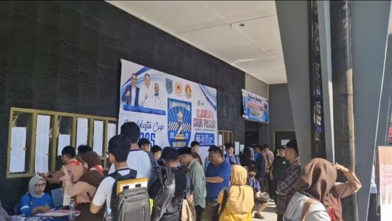 Peserta yang hadir di ivent olahraga yang diselenggarakan Koni di Gor Yani Probolinggo