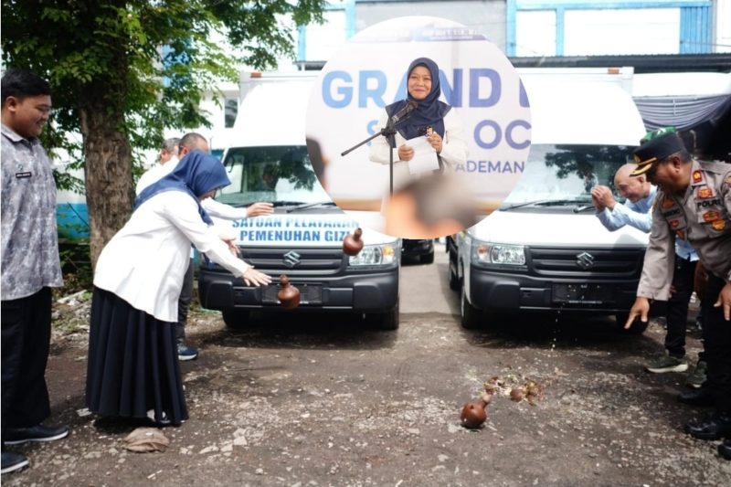 Wakil walikota Probolinggo saat meresmikan salah satu SPPG