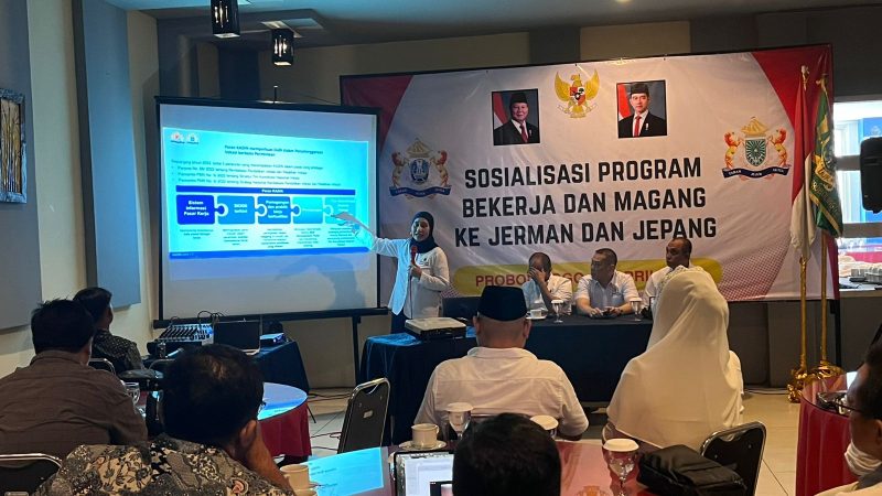 Acara pembinaan pengurus Kadin daerah (foto: Bolinggonews.com)