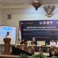 Walikota Probolinggo saat membuka acara pelatihan untuk guru