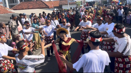 Salah satu penampilan peserta bing dejeh carnival