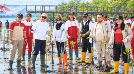 Partai Gerindra Kota Probolinggo saat menggelar Giat Tanam 1000 Magrove 